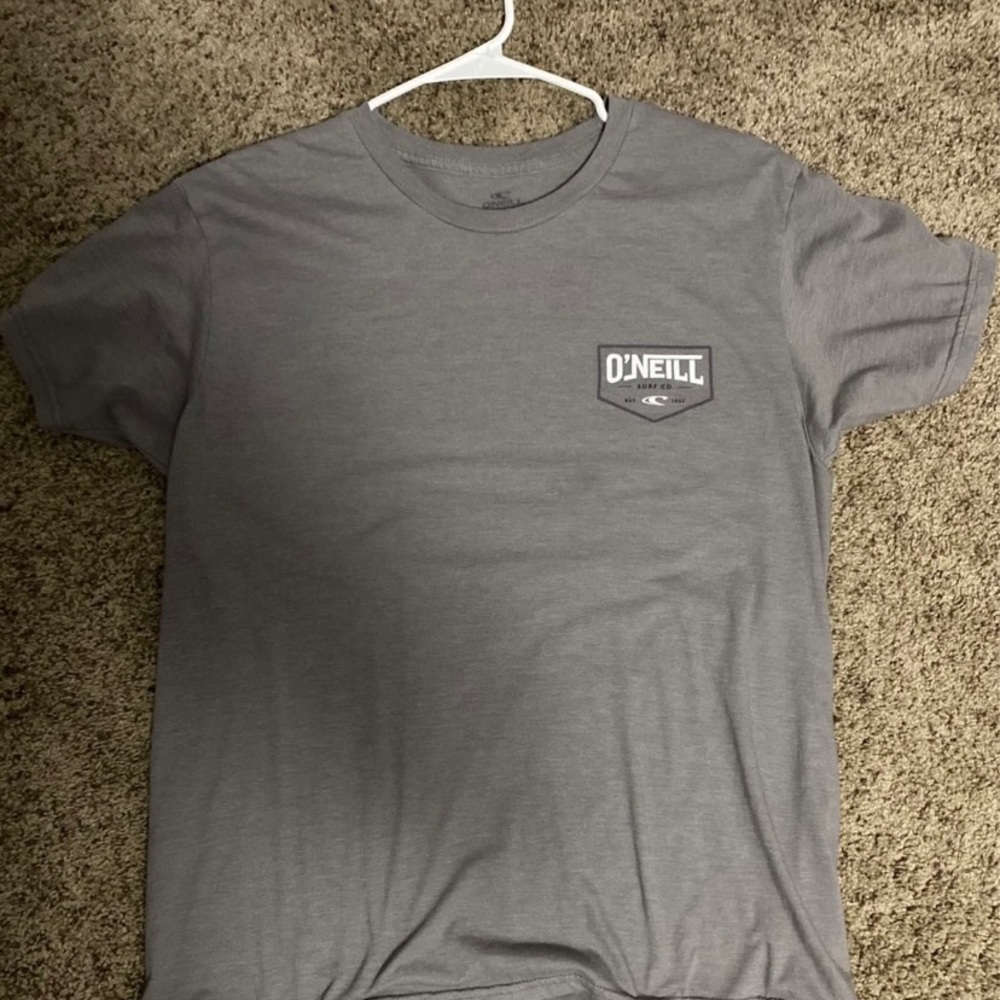 Men’s size medium O’Neill light grey graphic tee never worn